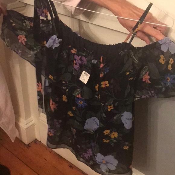 Club Monaco Tops - Club Monaco top - capreez too
